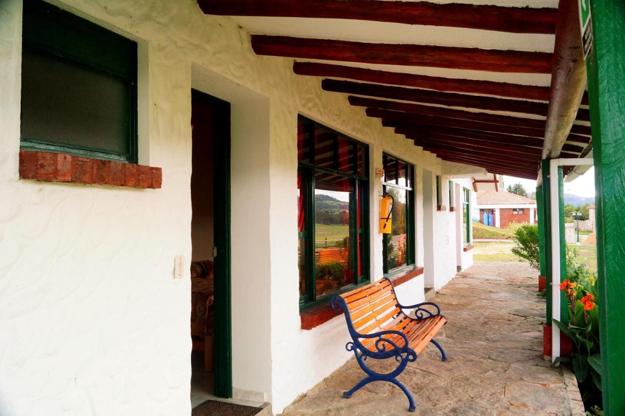 Hotel Cabanas San Cayetano Paipa Buitenkant foto