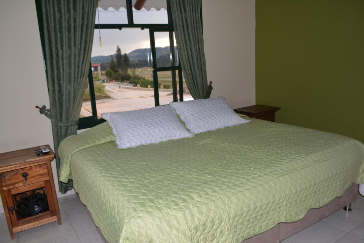 Hotel Cabanas San Cayetano Paipa Buitenkant foto
