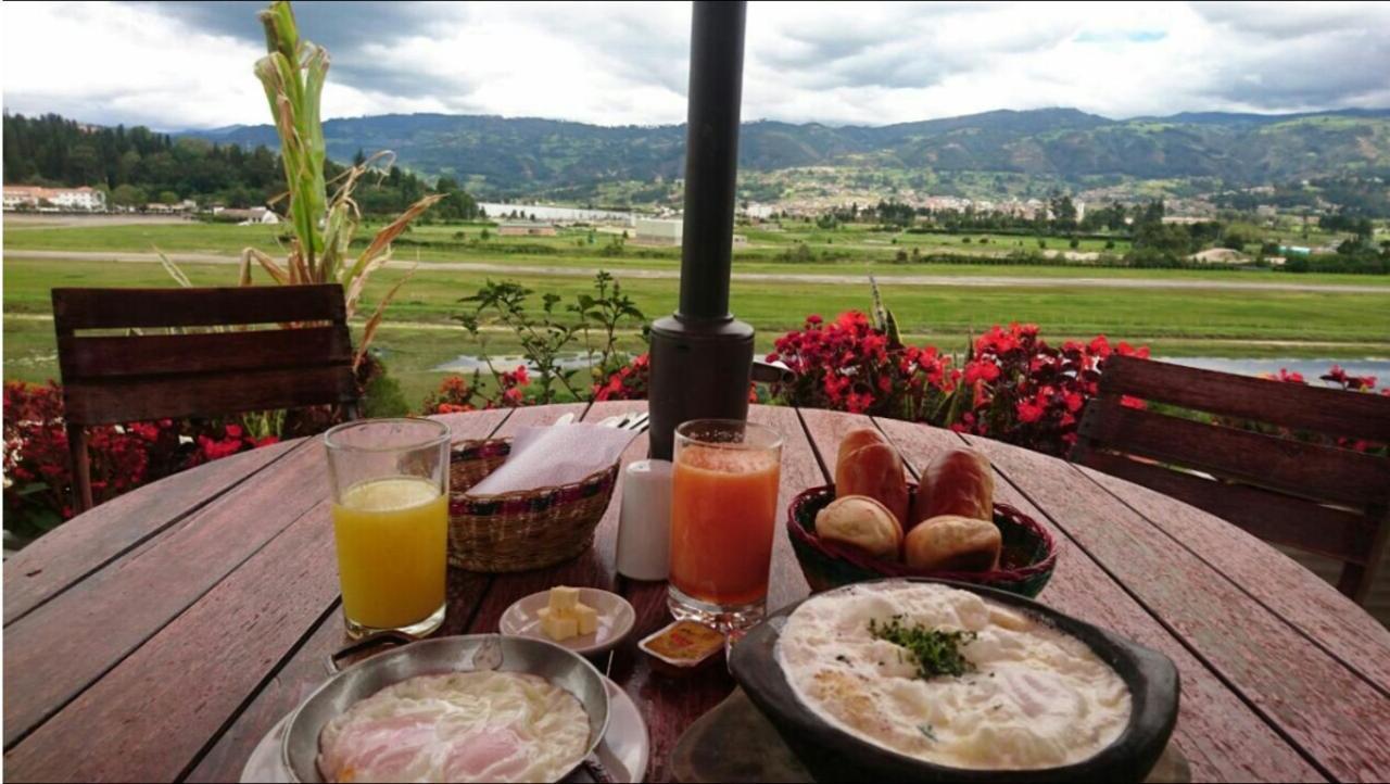 Hotel Cabanas San Cayetano Paipa Buitenkant foto