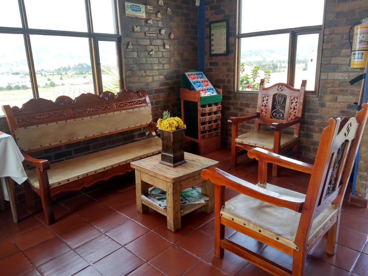 Hotel Cabanas San Cayetano Paipa Buitenkant foto