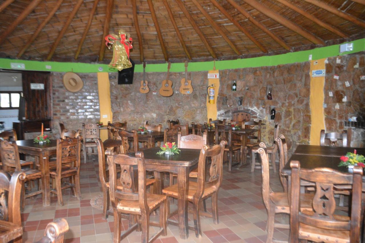 Hotel Cabanas San Cayetano Paipa Buitenkant foto