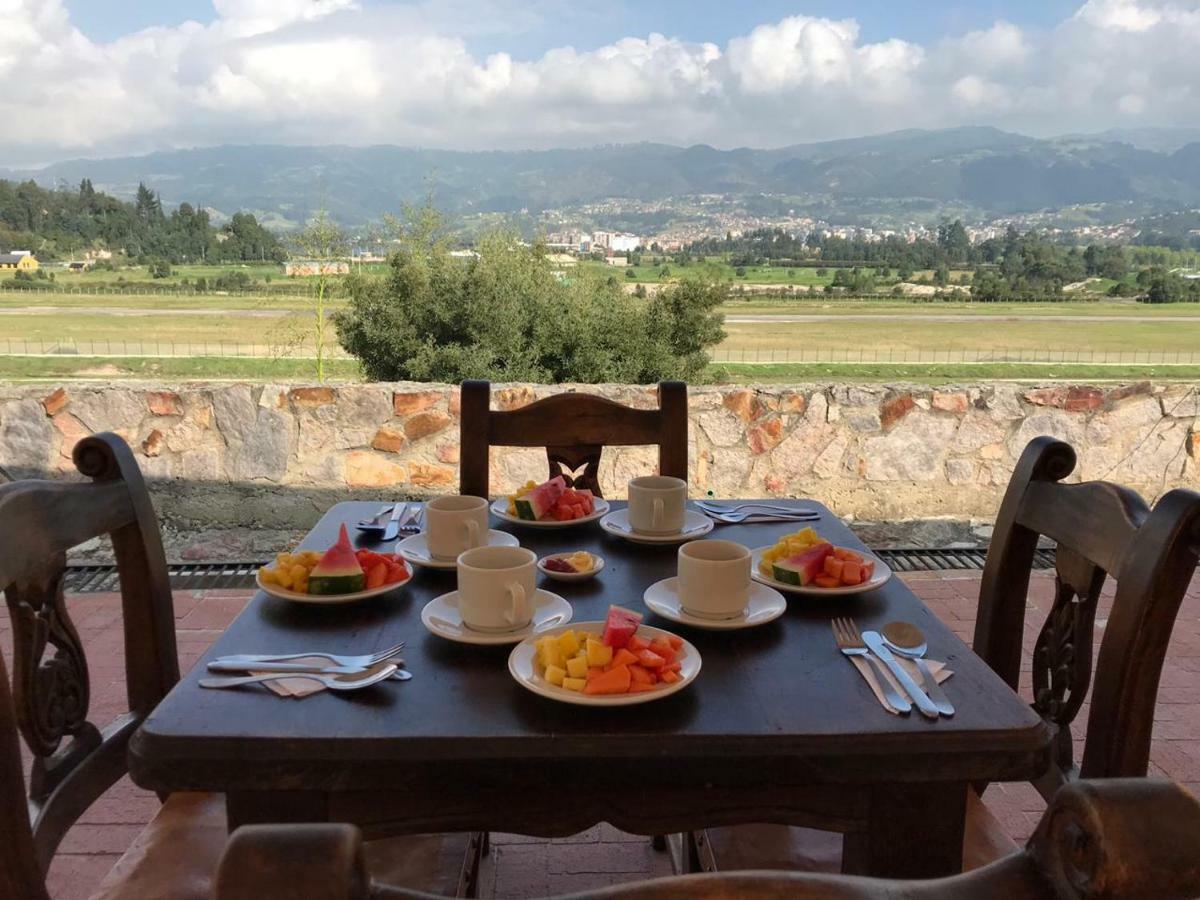 Hotel Cabanas San Cayetano Paipa Buitenkant foto